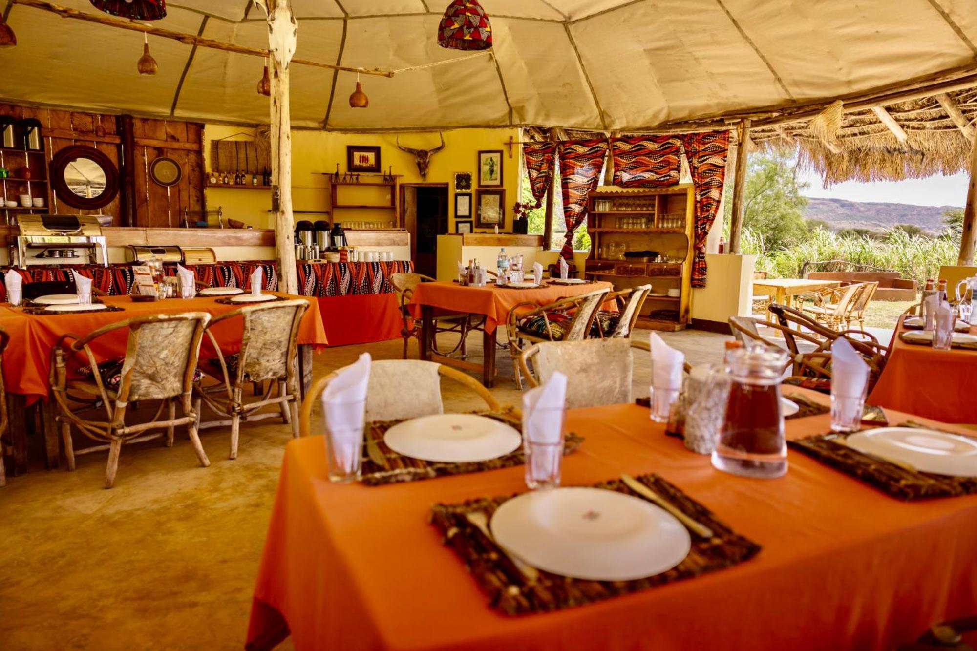 Lake Natron Maasai Giraffe Eco Lodge And Camping Mtowabaga Zewnętrze zdjęcie