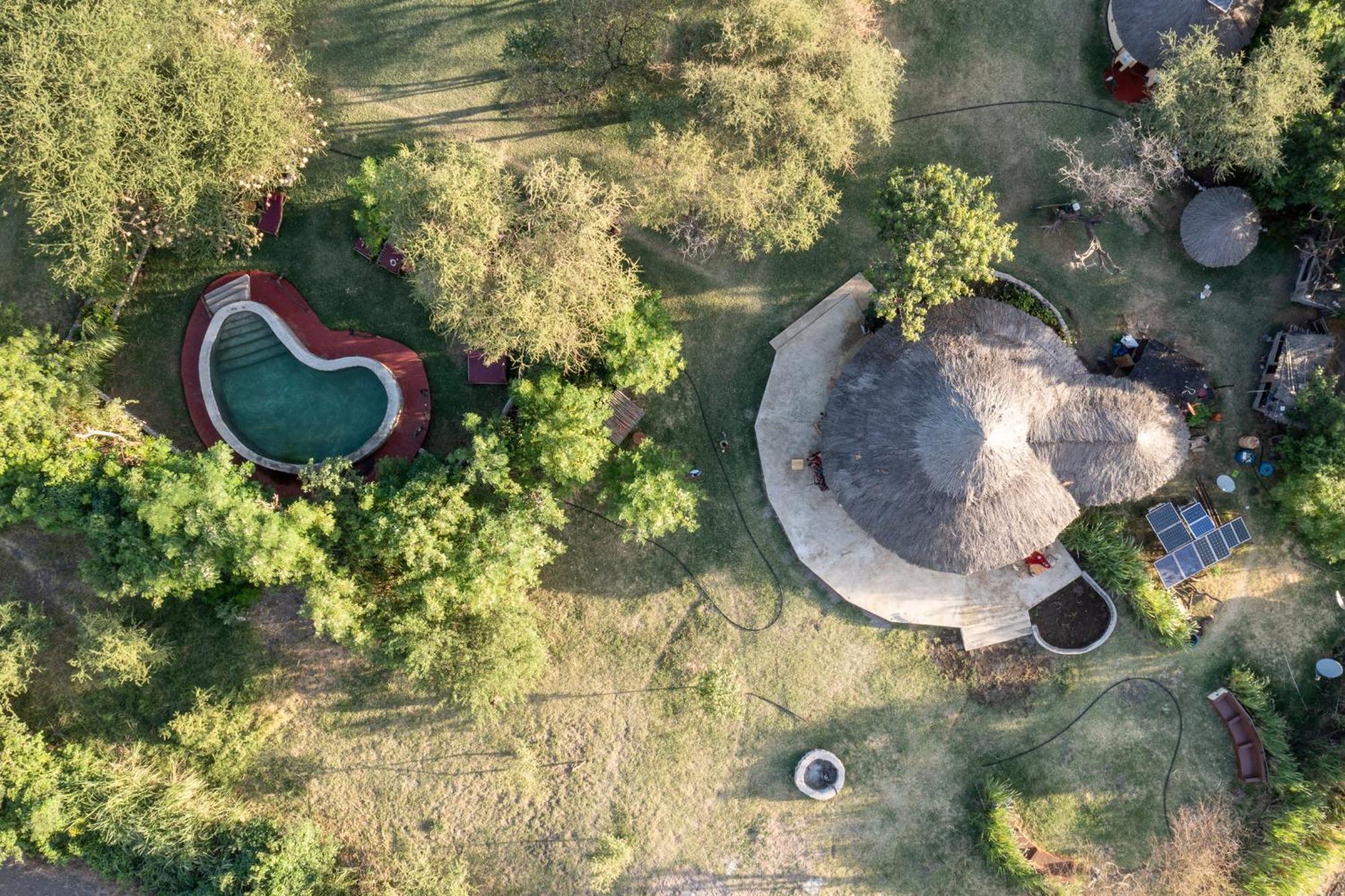 Lake Natron Maasai Giraffe Eco Lodge And Camping Mtowabaga Zewnętrze zdjęcie