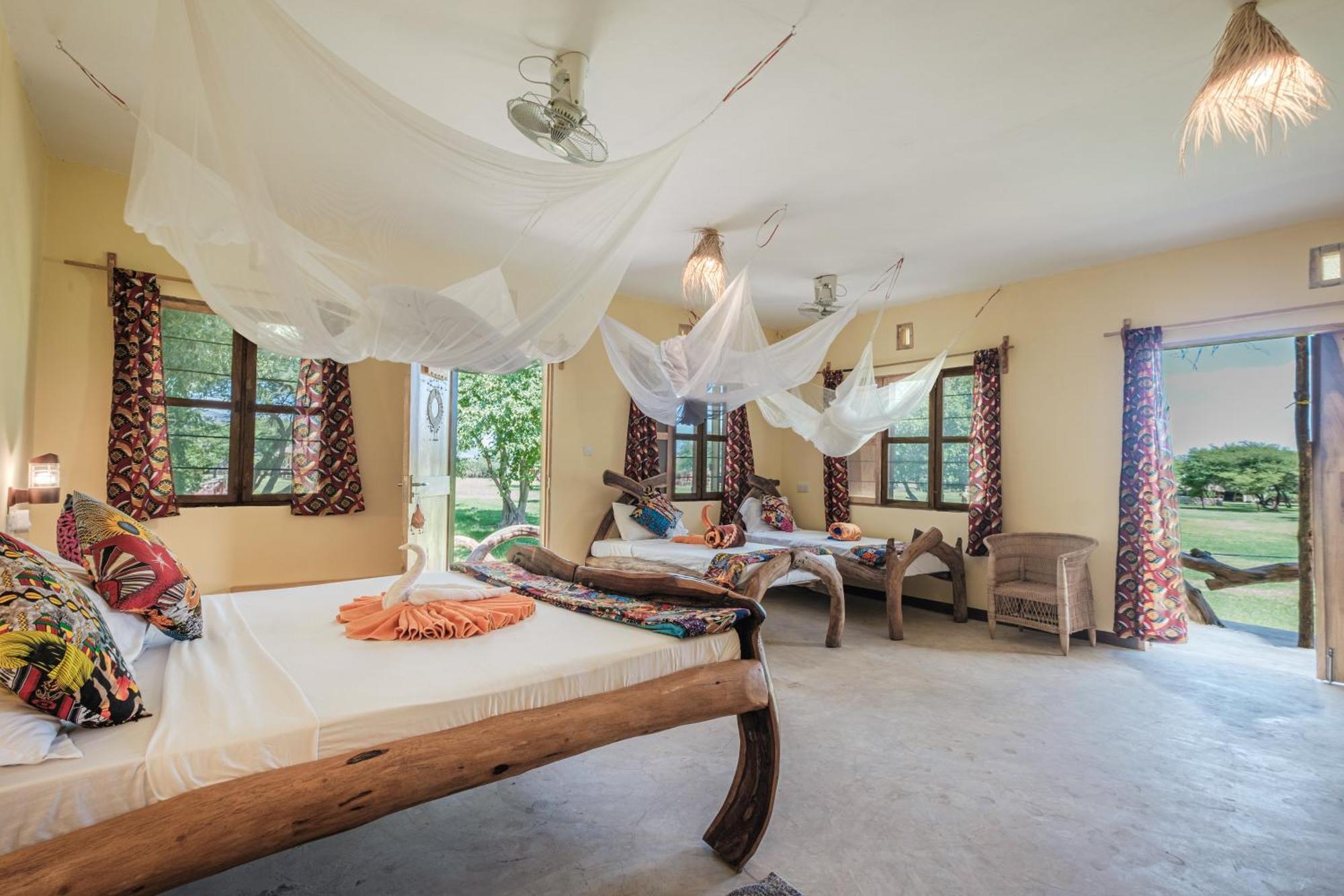 Lake Natron Maasai Giraffe Eco Lodge And Camping Mtowabaga Zewnętrze zdjęcie