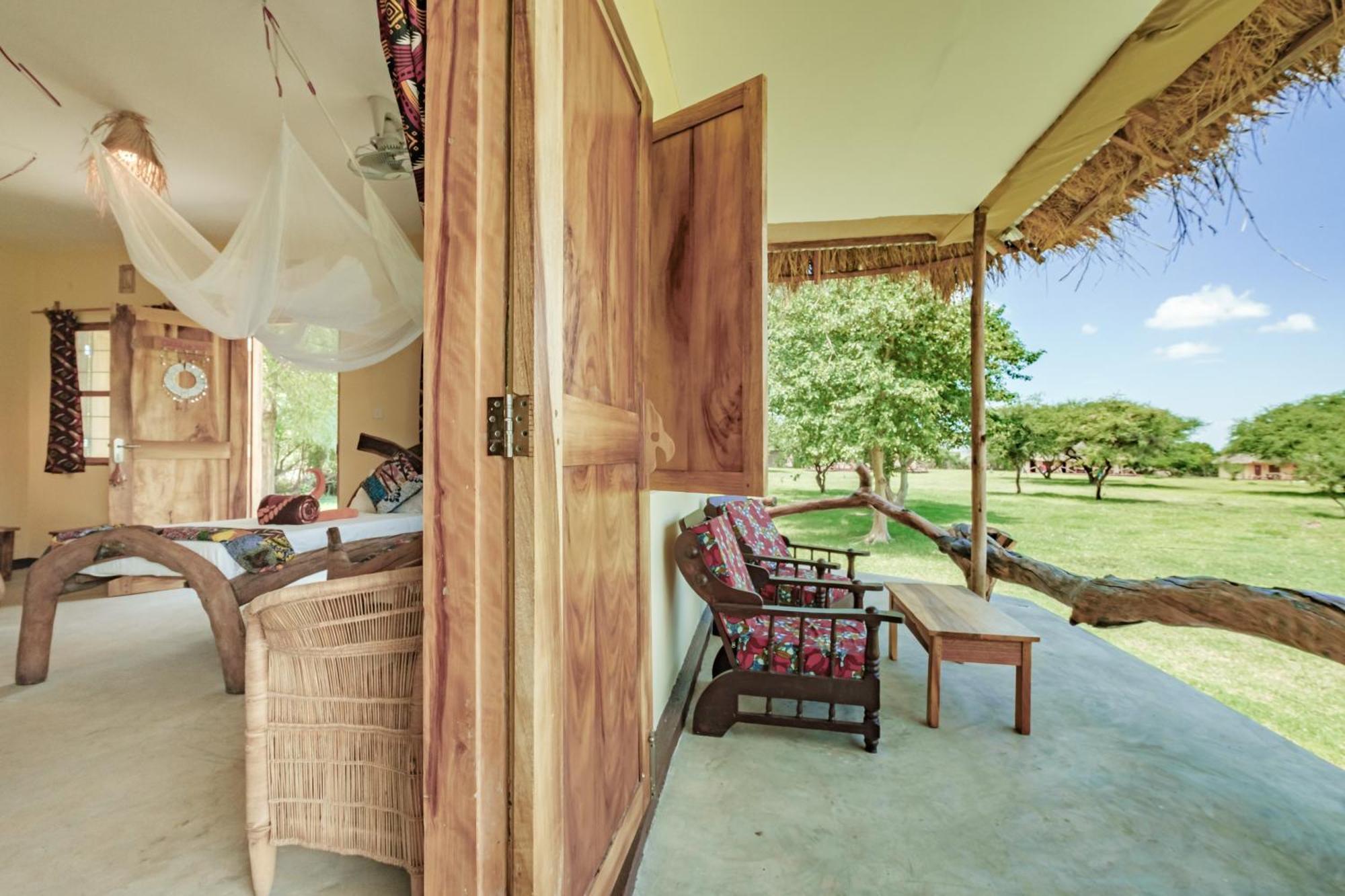 Lake Natron Maasai Giraffe Eco Lodge And Camping Mtowabaga Zewnętrze zdjęcie