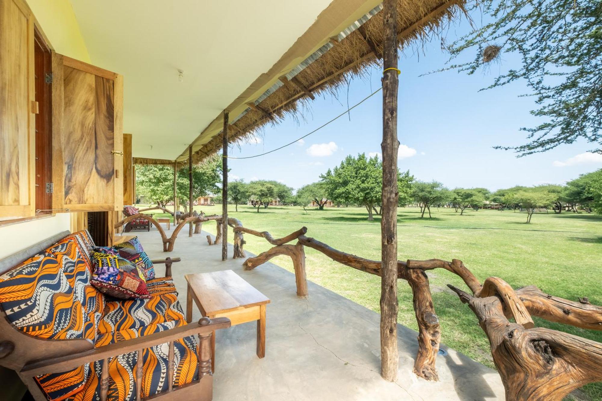 Lake Natron Maasai Giraffe Eco Lodge And Camping Mtowabaga Zewnętrze zdjęcie