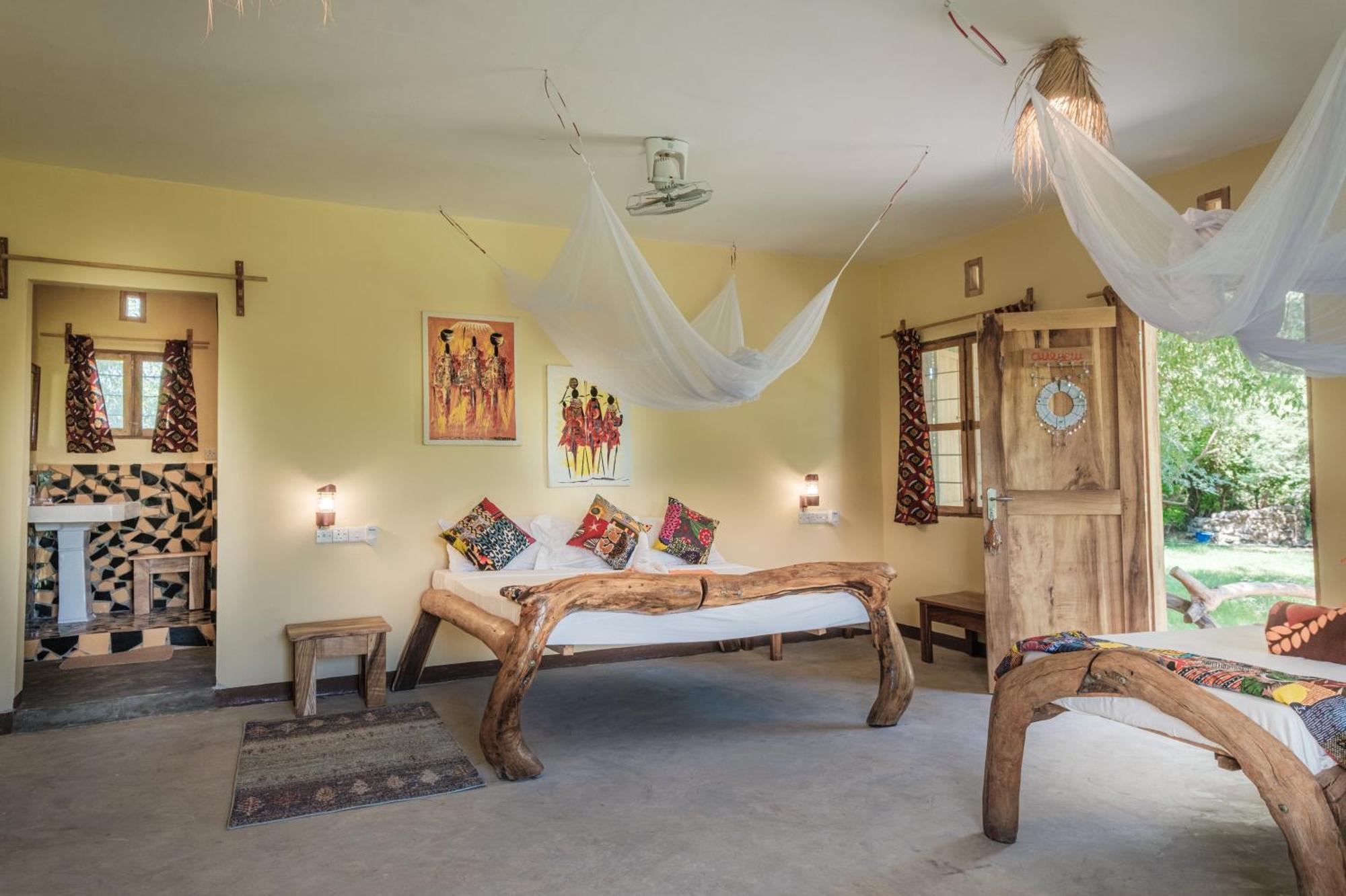 Lake Natron Maasai Giraffe Eco Lodge And Camping Mtowabaga Zewnętrze zdjęcie
