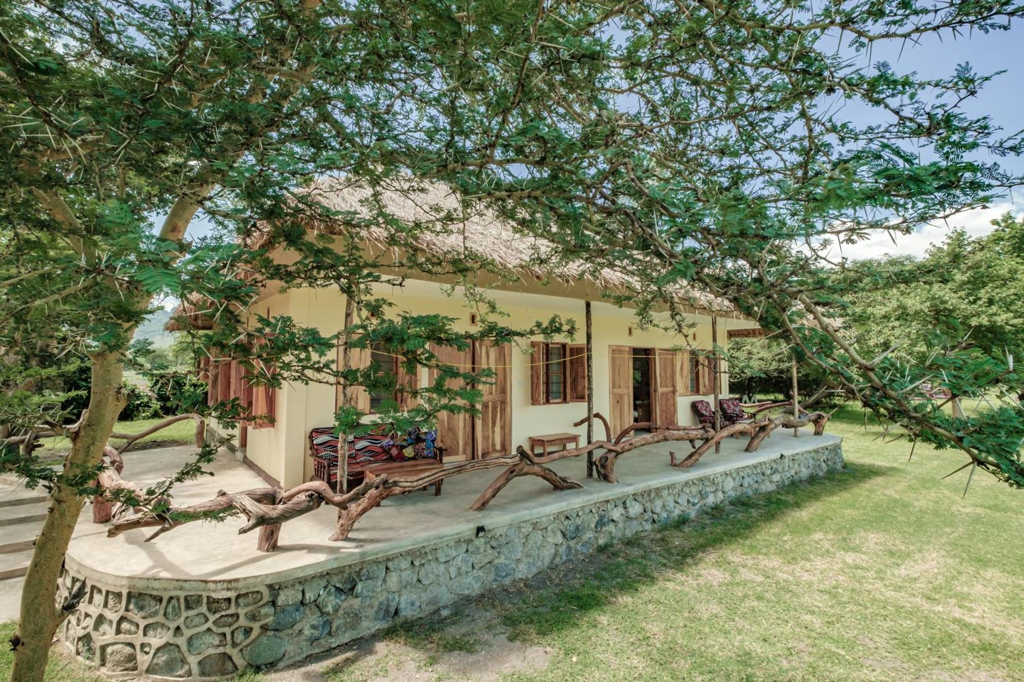 Lake Natron Maasai Giraffe Eco Lodge And Camping Mtowabaga Zewnętrze zdjęcie