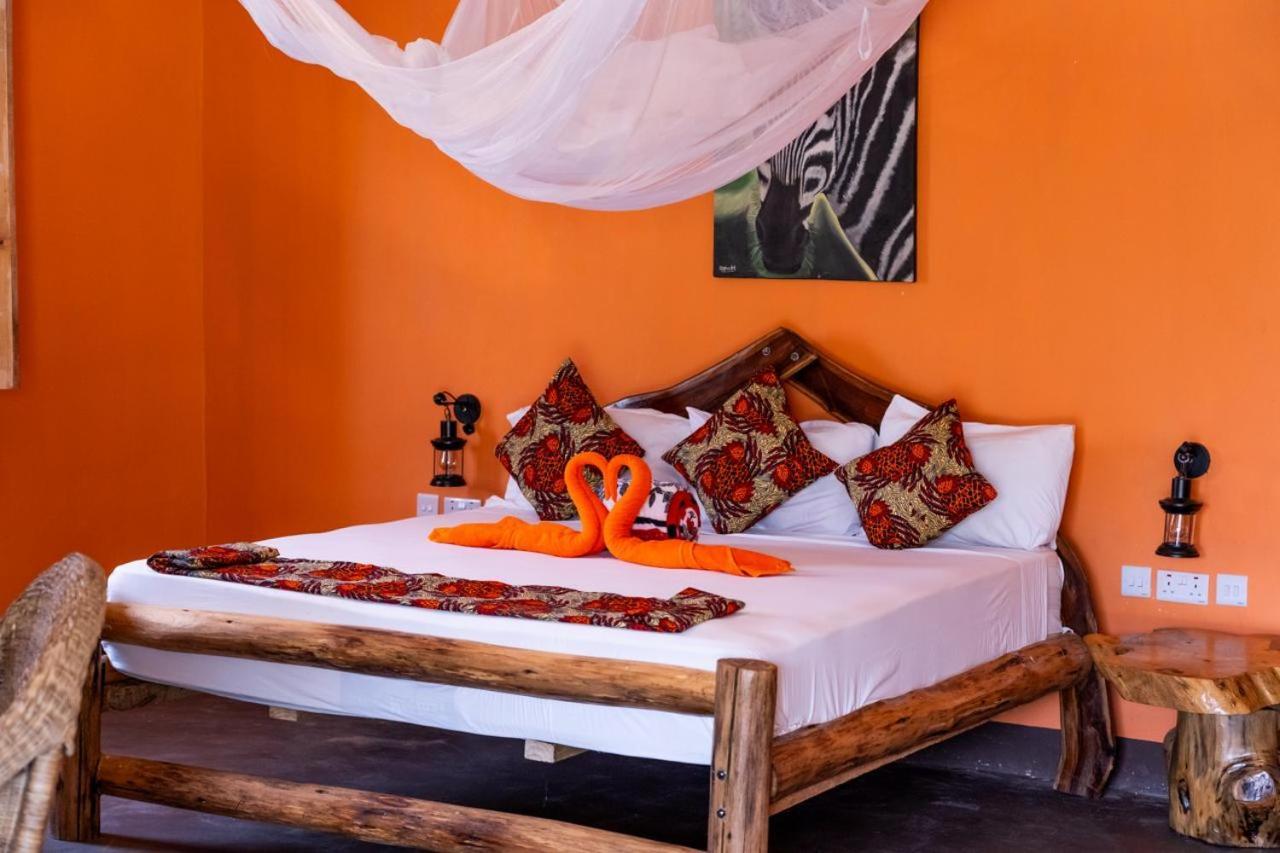 Lake Natron Maasai Giraffe Eco Lodge And Camping Mtowabaga Zewnętrze zdjęcie