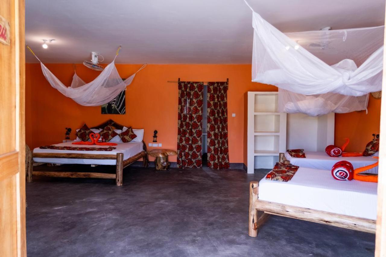 Lake Natron Maasai Giraffe Eco Lodge And Camping Mtowabaga Zewnętrze zdjęcie